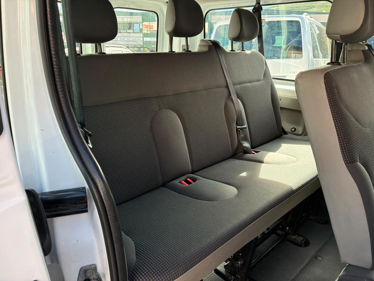 OPEL VIVARO 9POSTI 2.0 DCI PASSO LUNGO - GANCIO TRAINO