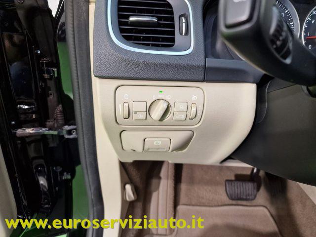 VOLVO V60 T3 Powershift Kinetic
