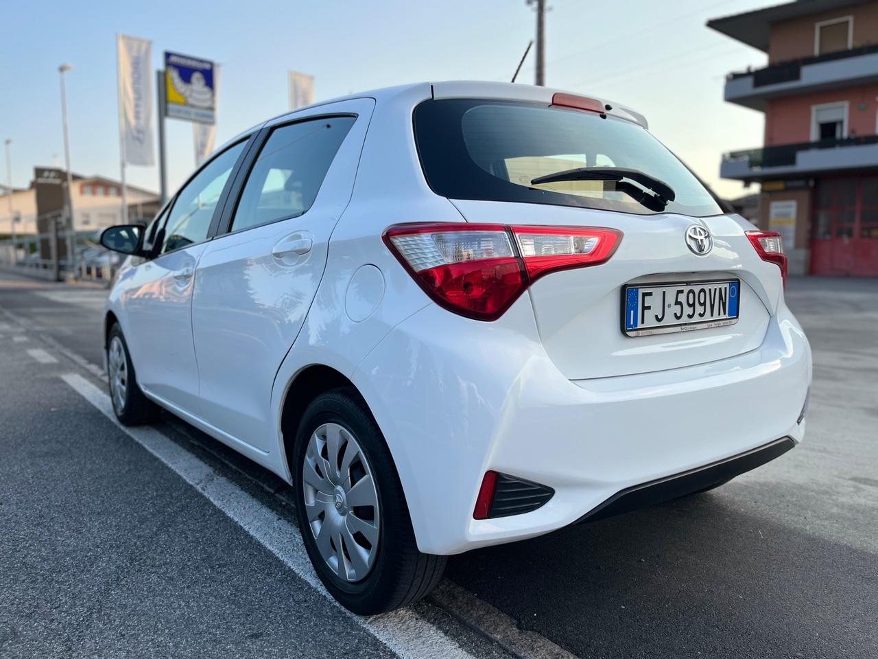 Toyota Yaris 1.0 5 porte Active