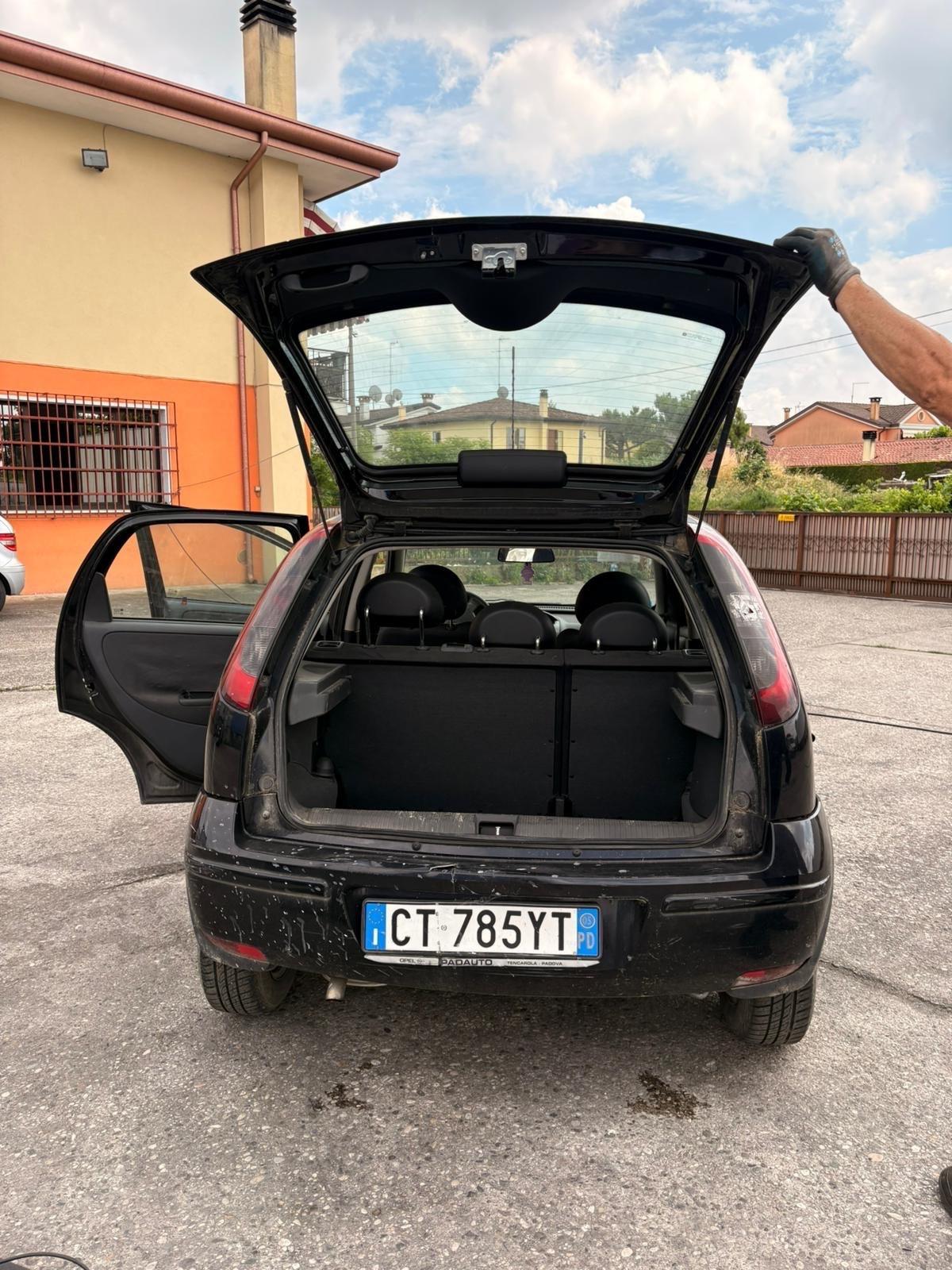 Opel Corsa 1.2i 16V cat 5 porte Cosmo