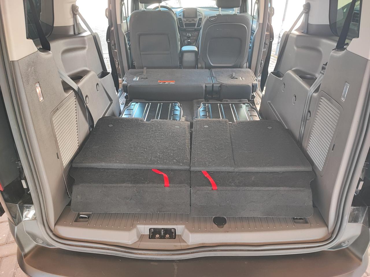 Ford Grand Tourneo Connect Gancio Traino 7 Posti