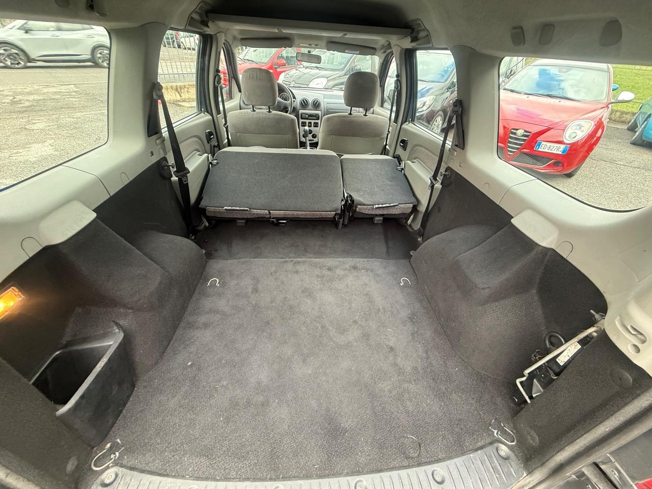 Dacia Logan MCV 1.6 16V 5 posti Lauréate