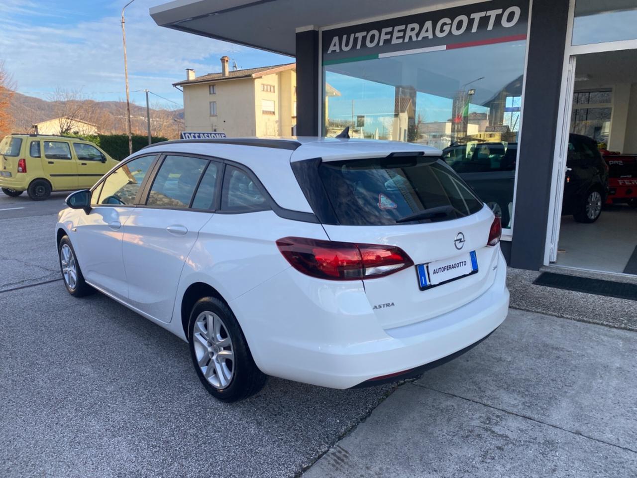 Opel Astra 1.6 CDTI Sports Tourer - automatico