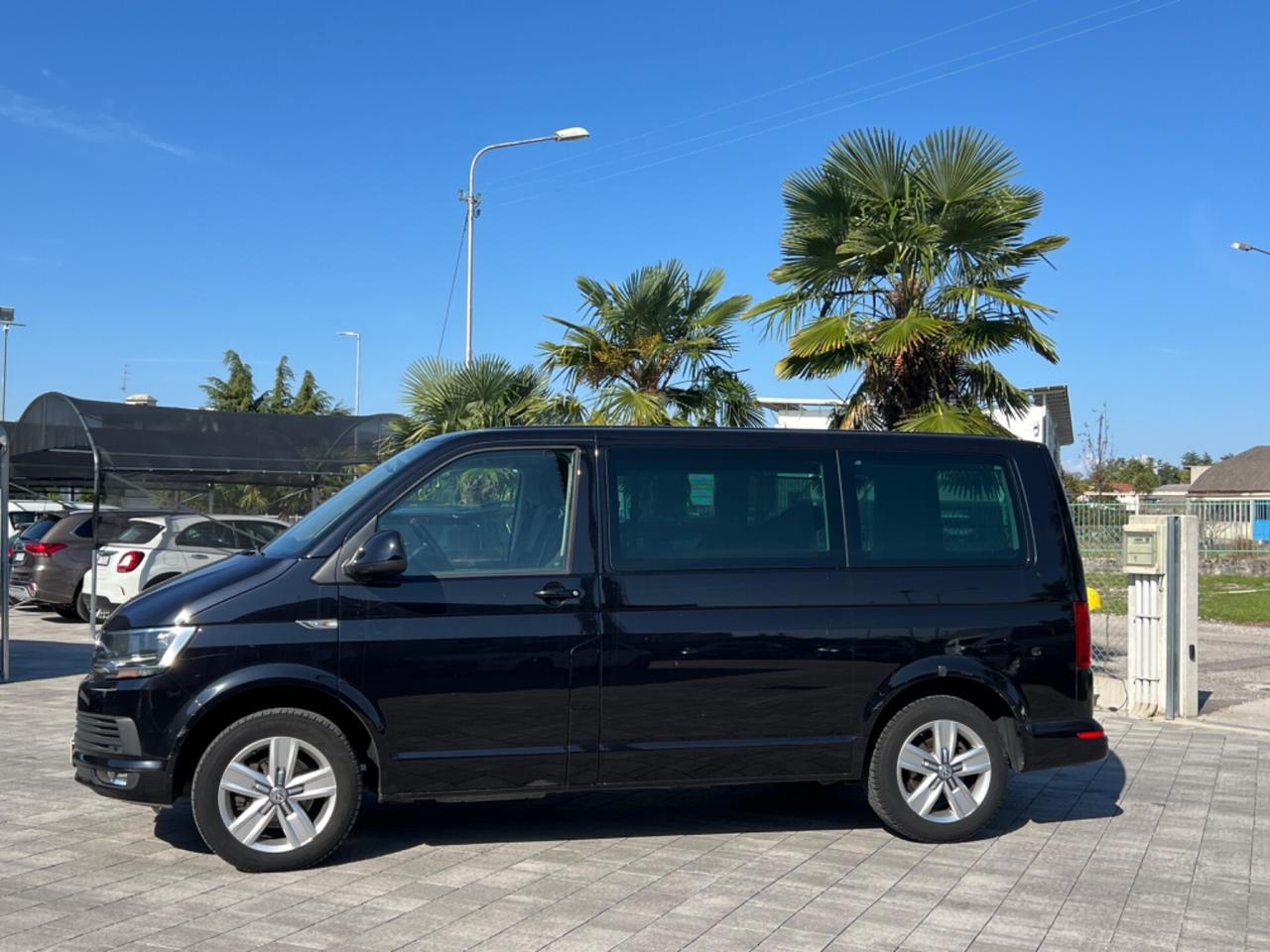 Volkswagen Caravelle 2.0 TDI 150CV DSG PL Comfortline