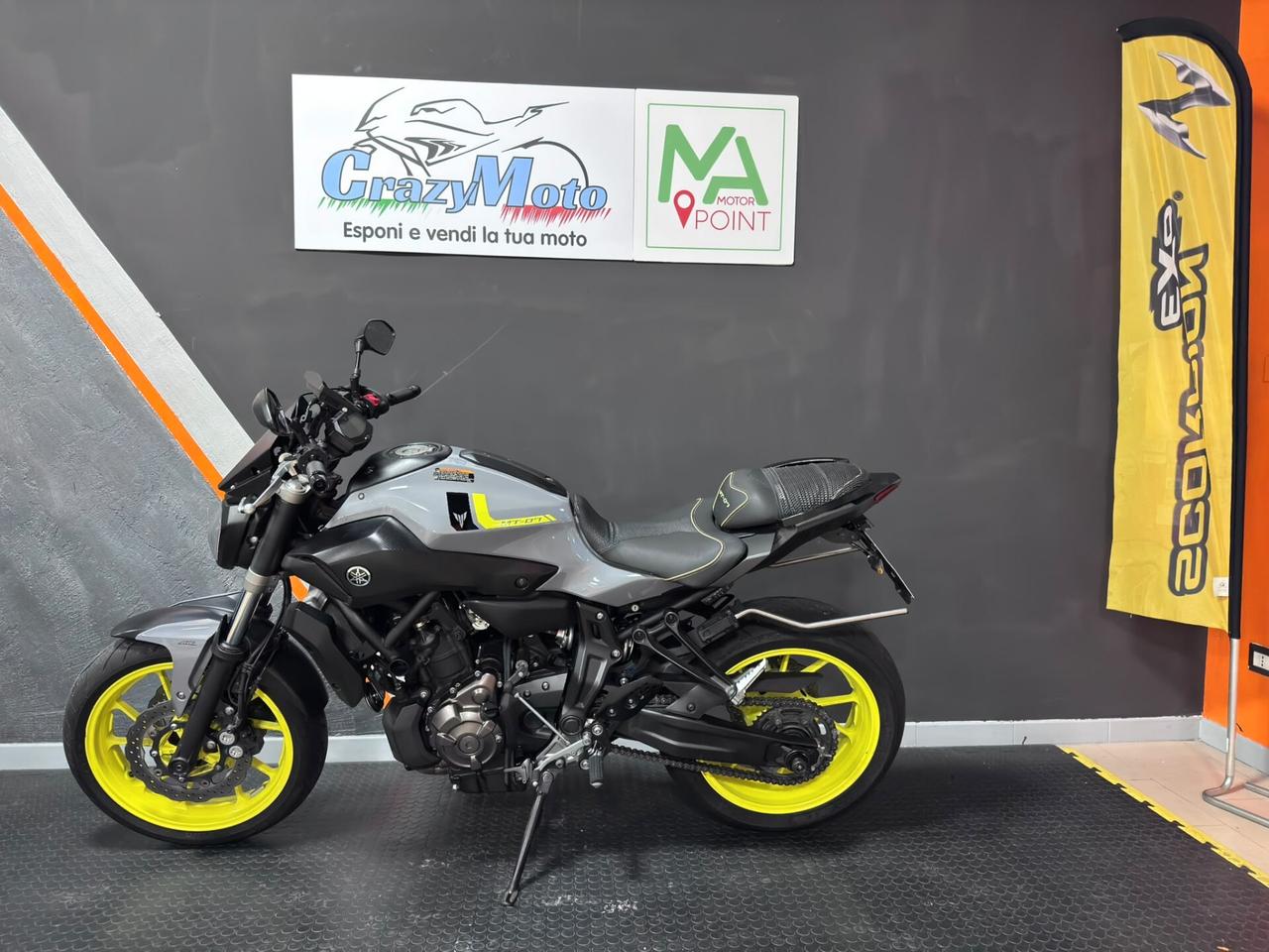 Yamaha MT-07 NIGHT FLUO