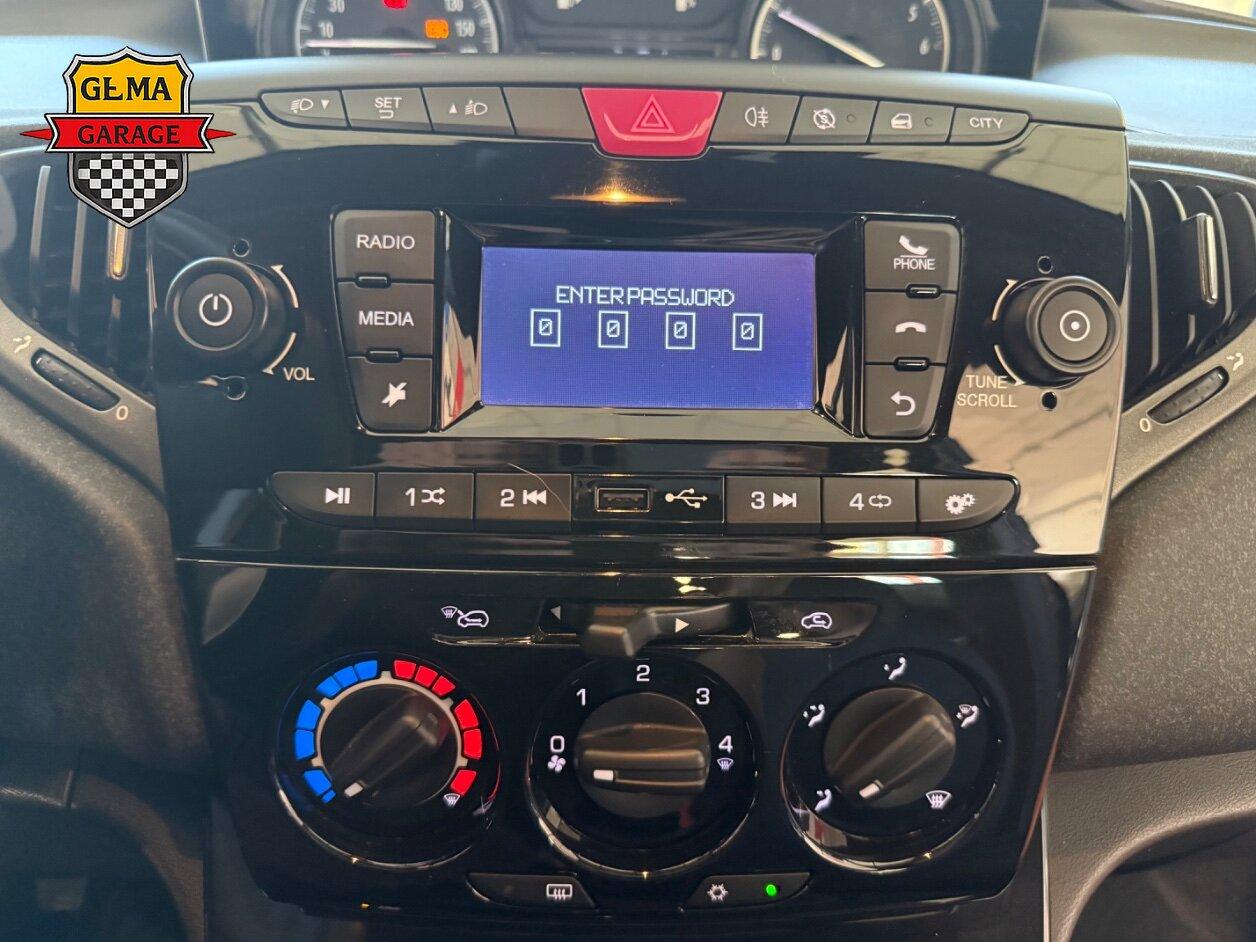 Lancia Ypsilon 1.0 firefly hybrid Silver s&s 70cv