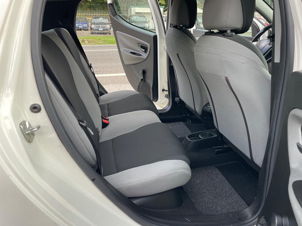 Lancia Ypsilon 0.9 TwinAir 85 CV 5 porte Metano Ecochic Gold