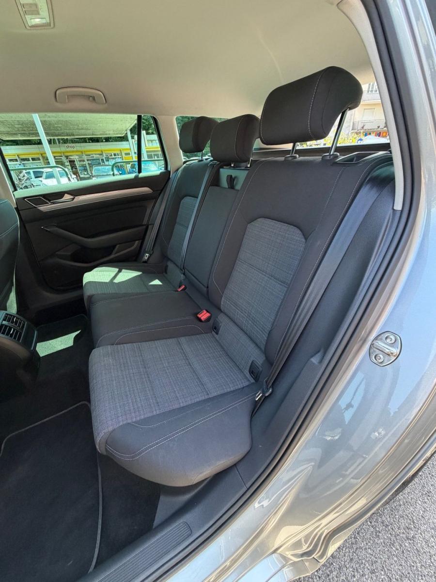 VOLKSWAGEN - Passat Variant - Passat Var. 1.6 TDI DSG Comfortline BMT