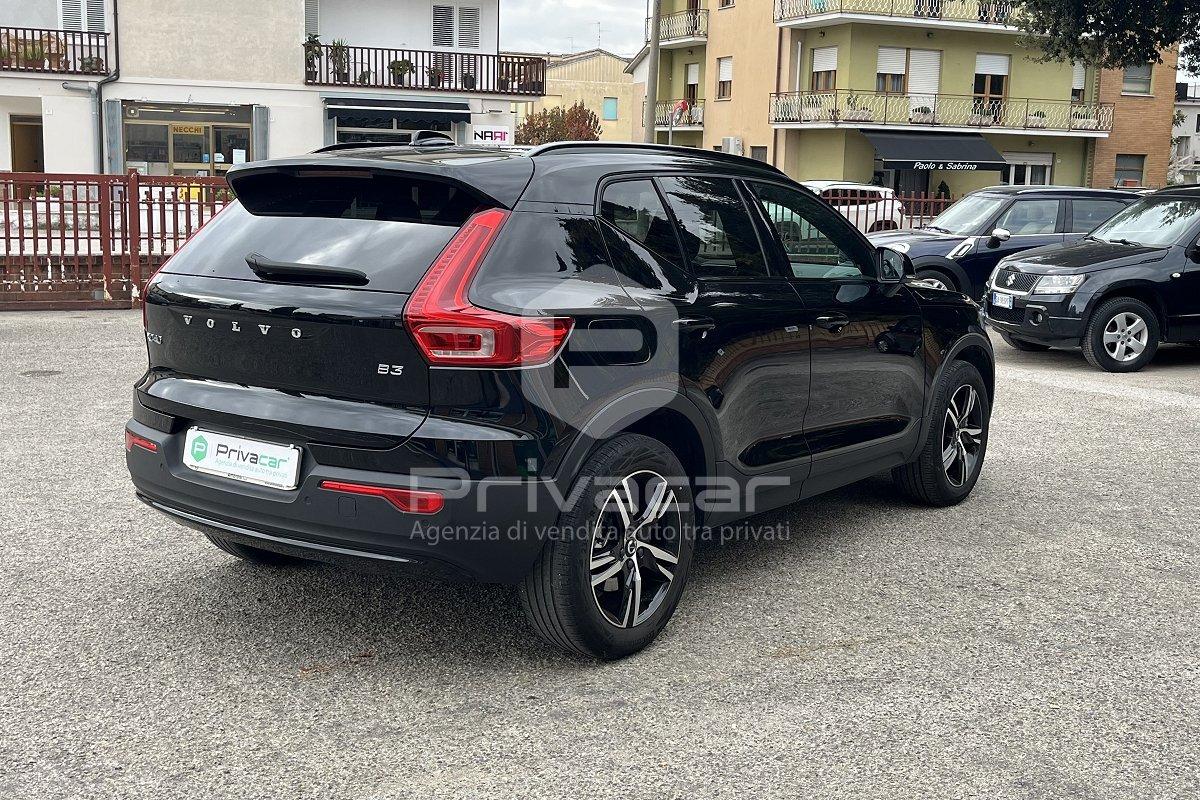 VOLVO XC40 B3 automatico Plus Dark