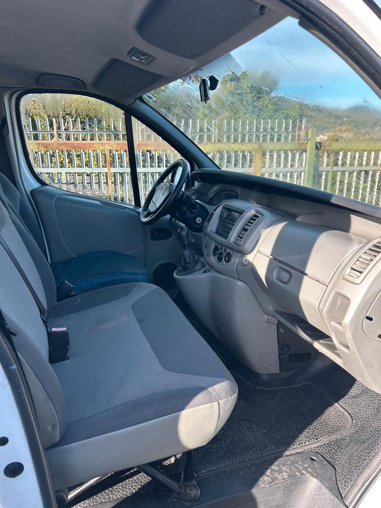 Renault Trafic T29 2.5 dCi/115 PL-TN Passenger Confort FAP