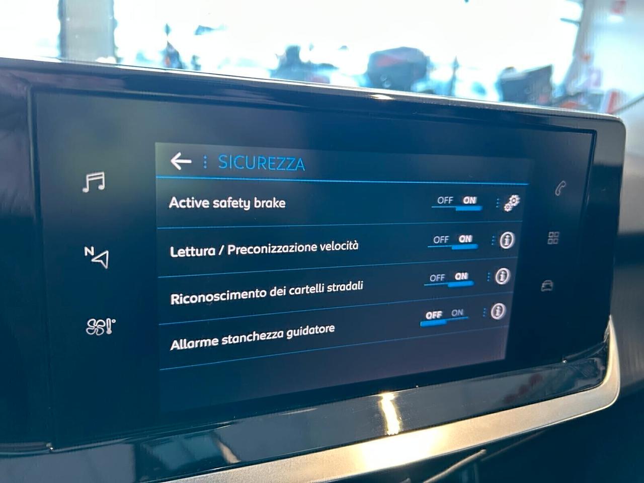 Peugeot 2008 ALLURE PACK PureTech 100 6mt SPOTICAR