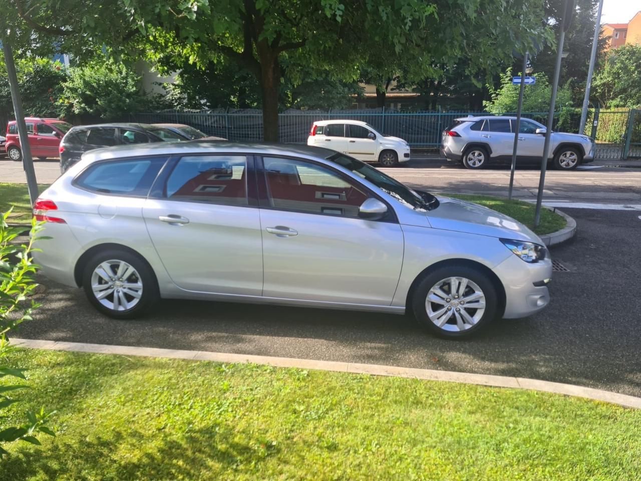 Peugeot 308 BlueHDi 150 S&S SW Allure