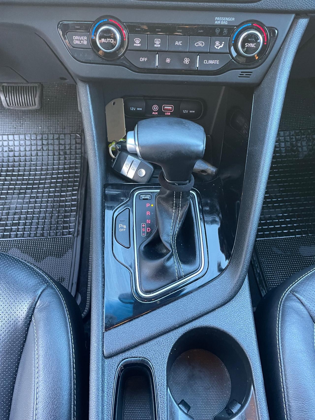 Kia Niro 1.6 GDi DCT*Automatik*Navi*Pelle*Neopatentati*