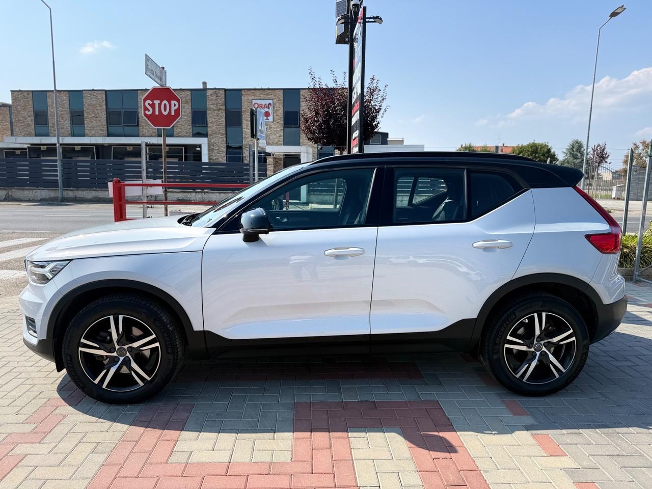 Volvo XC40 T4 Geartronic R-design 190CV PERLATO