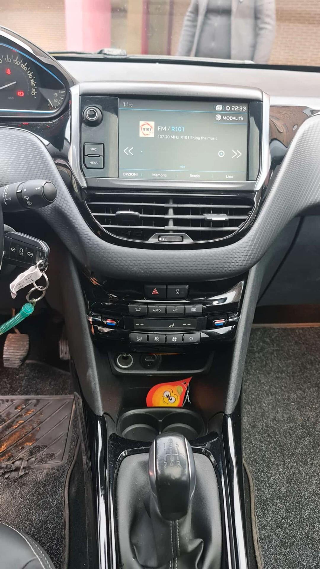 Peugeot 2008 Peugeot 2008 2008 1.6 bluehdi Allure 100cv TETTO CIEL PANORAMICO