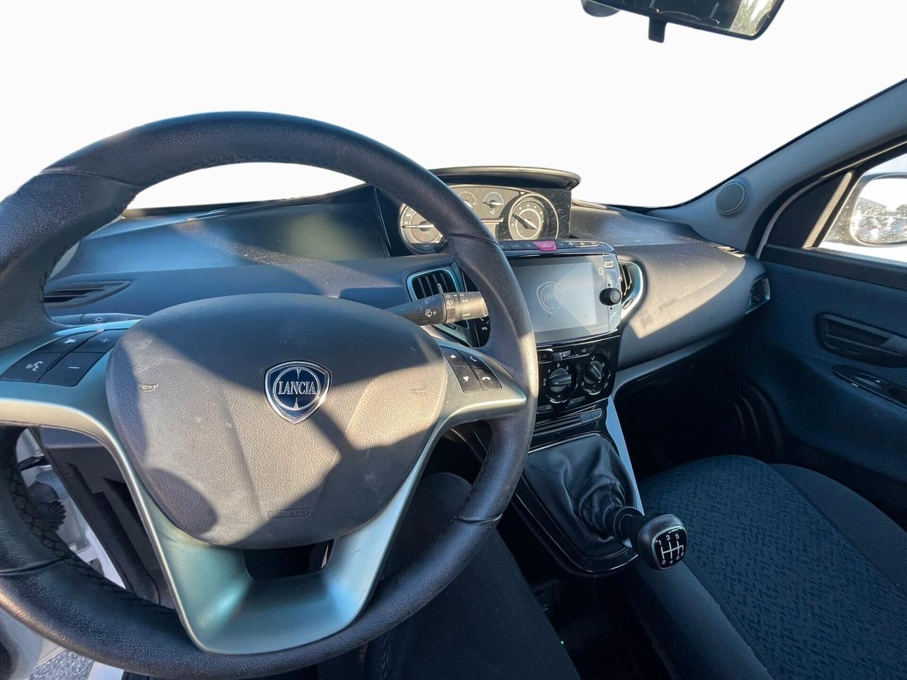 Lancia Ypsilon 1.0 FireFly 5 porte S&S Hybrid Gold Plus