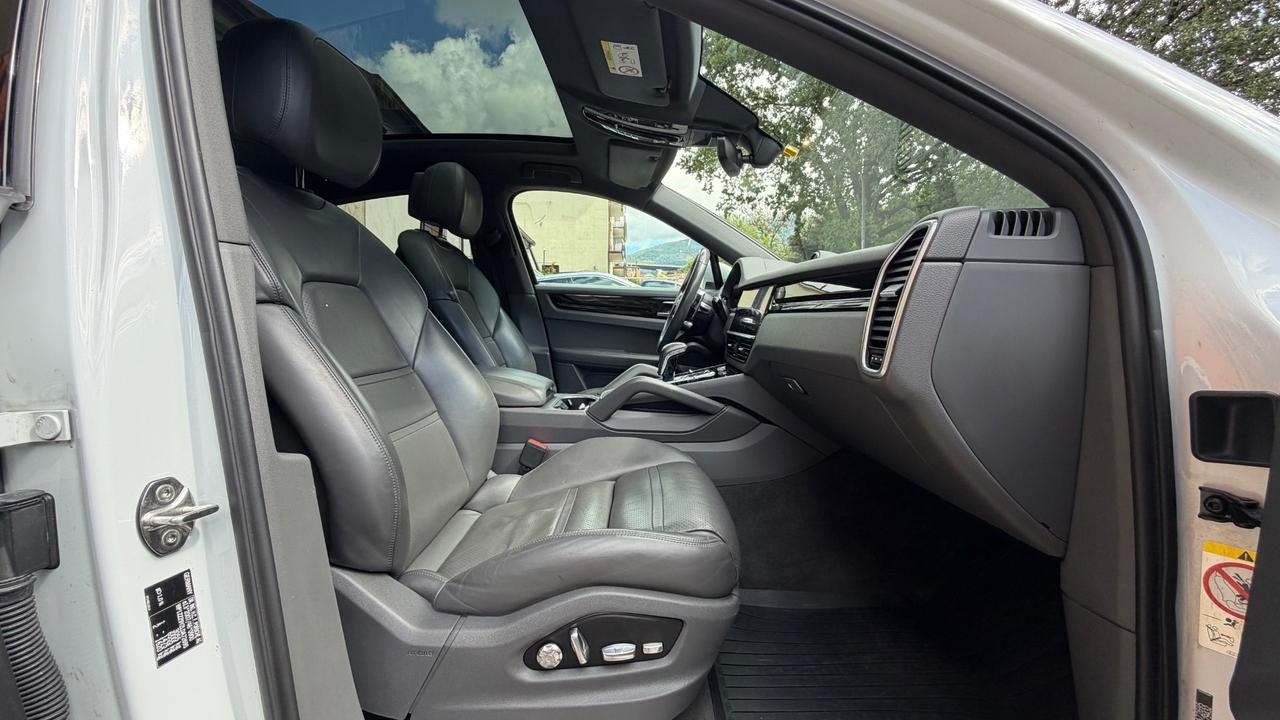 Porsche Cayenne Coupé 3.0 V6 E-Hybrid