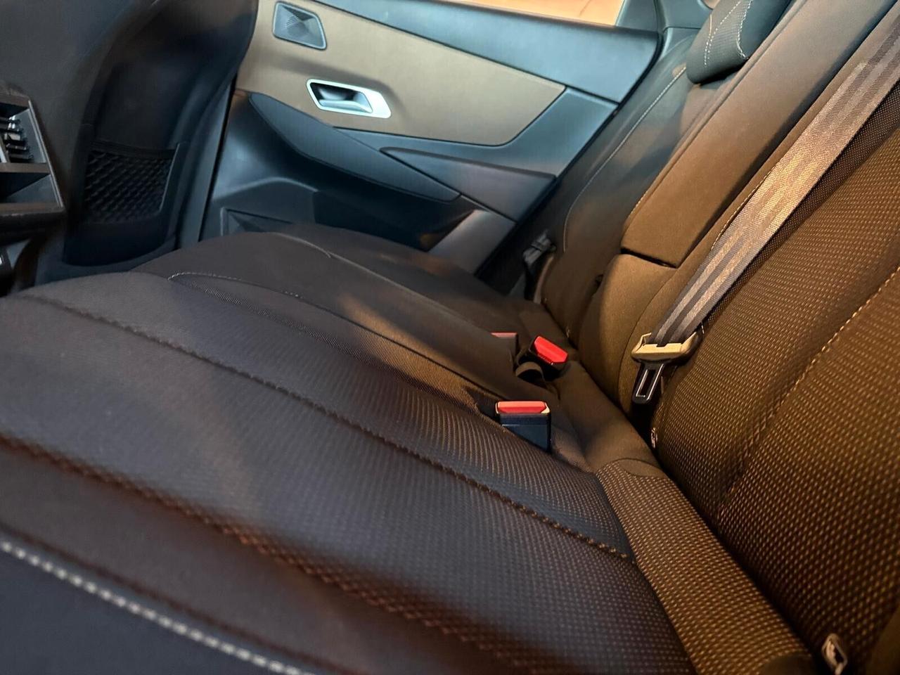 Ds DS 7 Crossback GRAND CHIC BlueHDi 180 aut. SPOTICAR