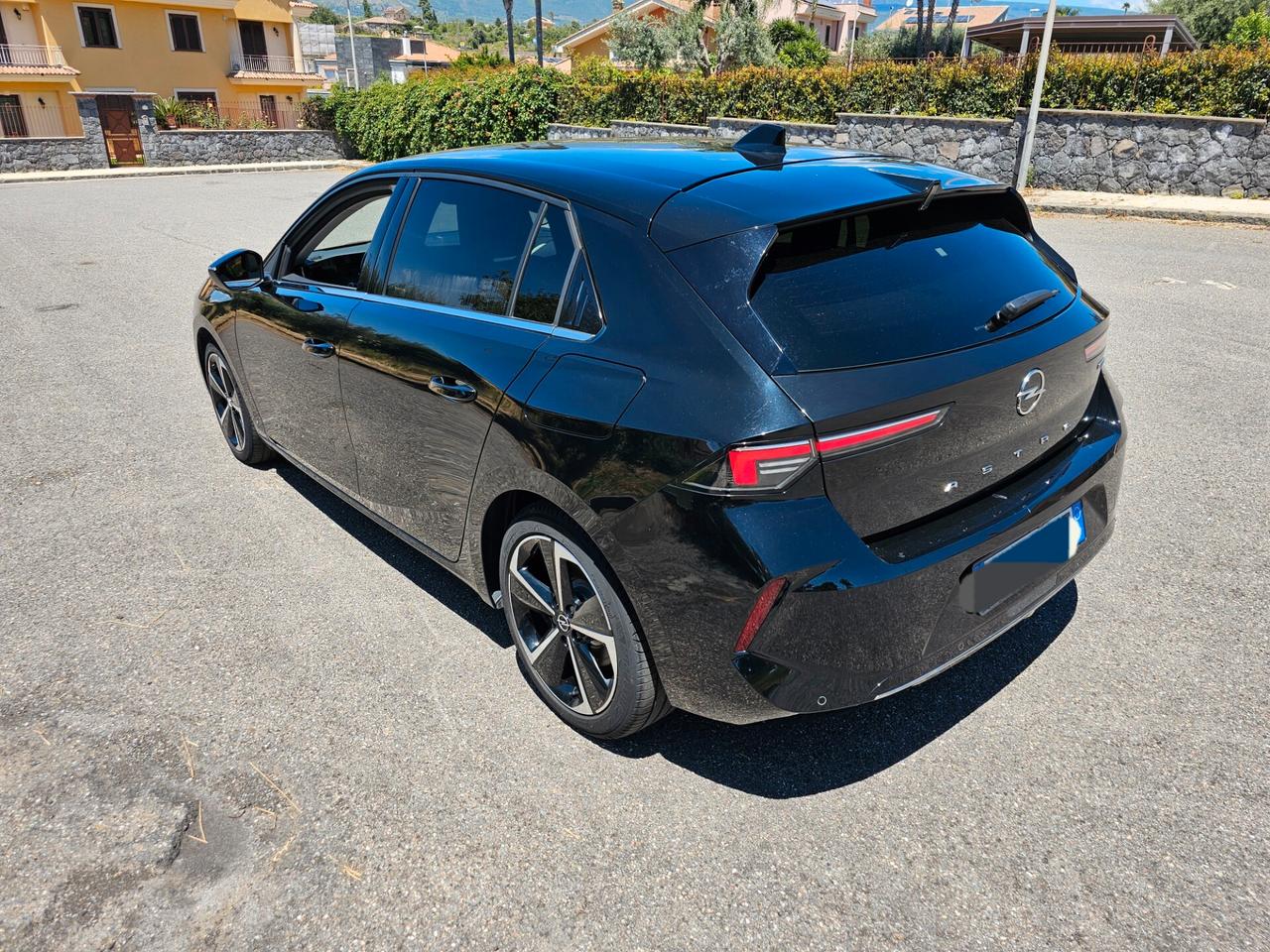 Opel Astra 1.6 Plug-in Hybrid 180 CV AT8 Business Elegance