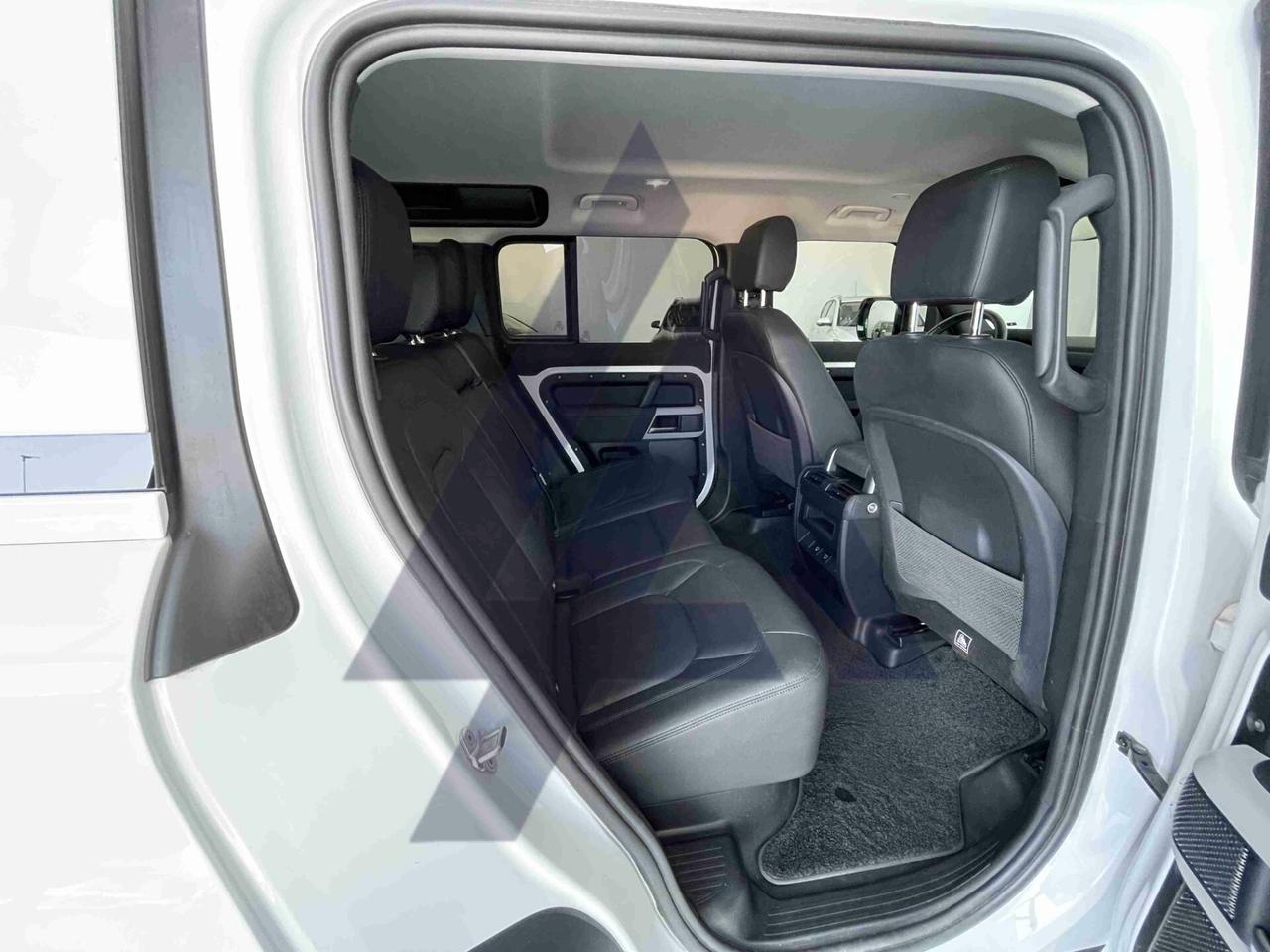 Land Rover Defender 110 3.0D I6 200 CV AWD Auto X-Dynamic HSE