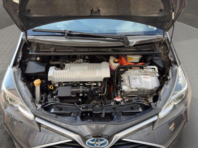 TOYOTA Yaris 1.5 hybrid business