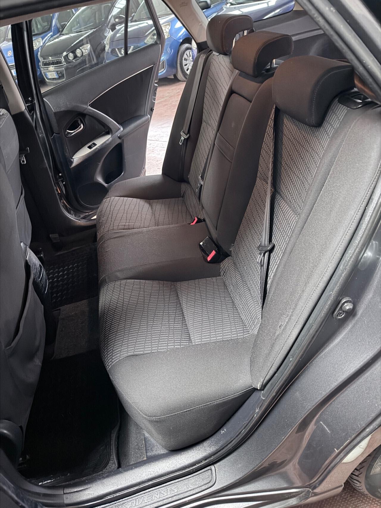 Toyota Avensis 2.2 D-Cat aut. Wagon Lounge