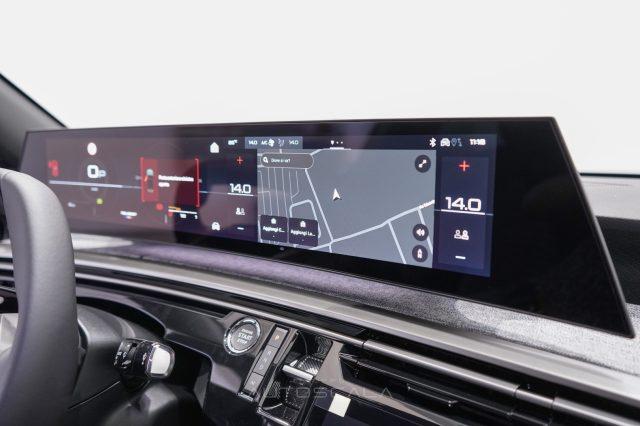 PEUGEOT 3008 Hybrid 145cv e-DCS6 Allure #Panoramic #Navigation