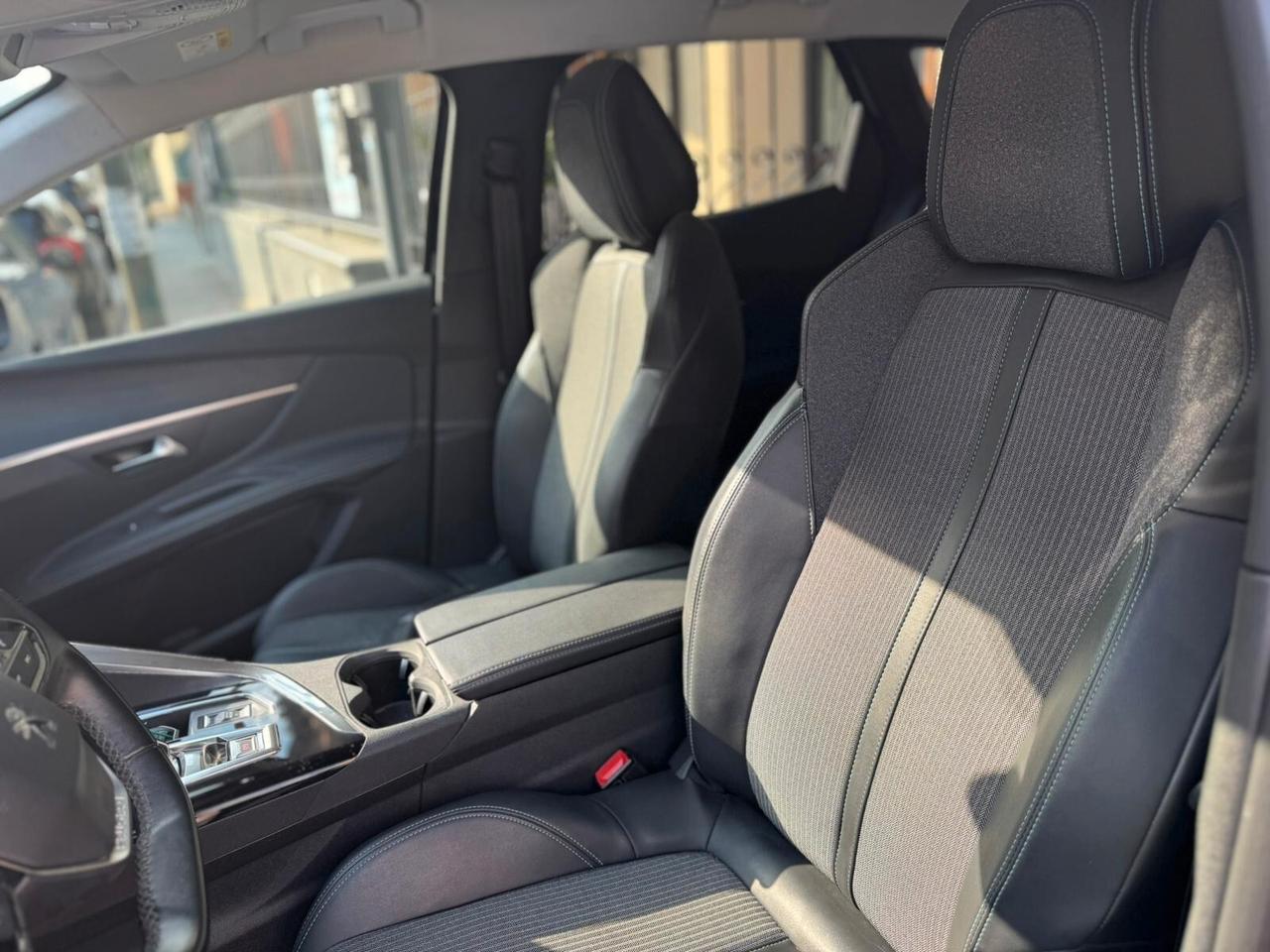 Peugeot 3008 BlueHDi 130 S&S EAT8 Allure