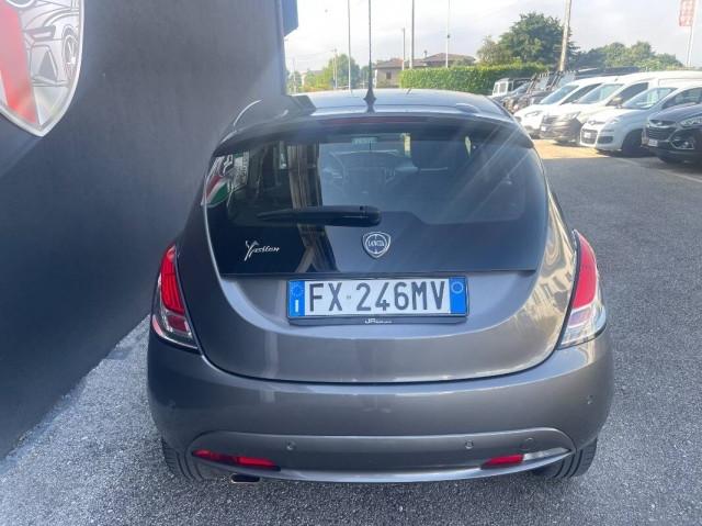 Lancia Ypsilon 1.2 Gold s&s PDC Cerchi 15" Schermo 5"