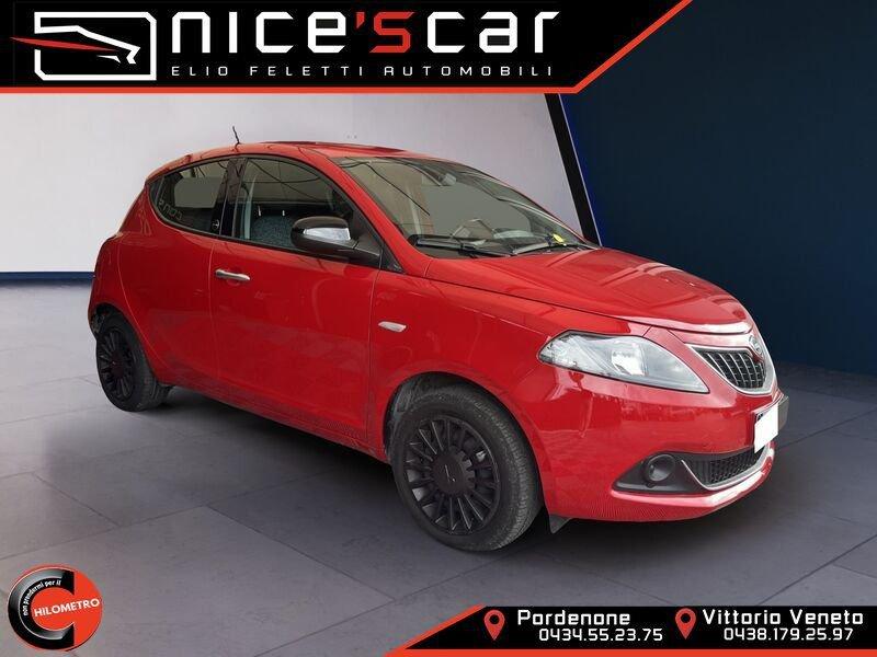 Lancia Ypsilon 1.0 FireFly 5 porte S&S Hybrid Ecochic Silver