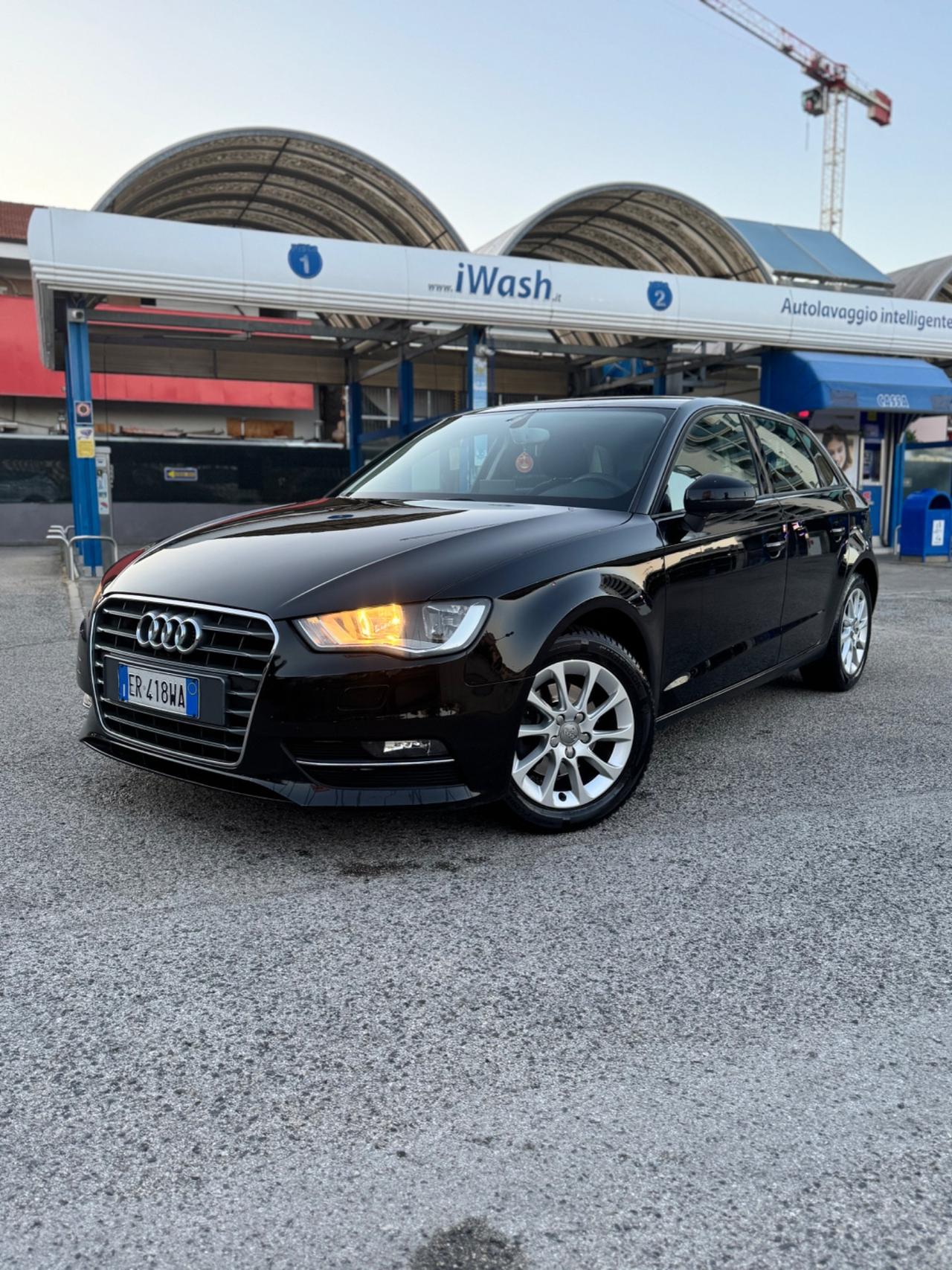Audi A3 1.6 TDI 105 CV CR Attraction