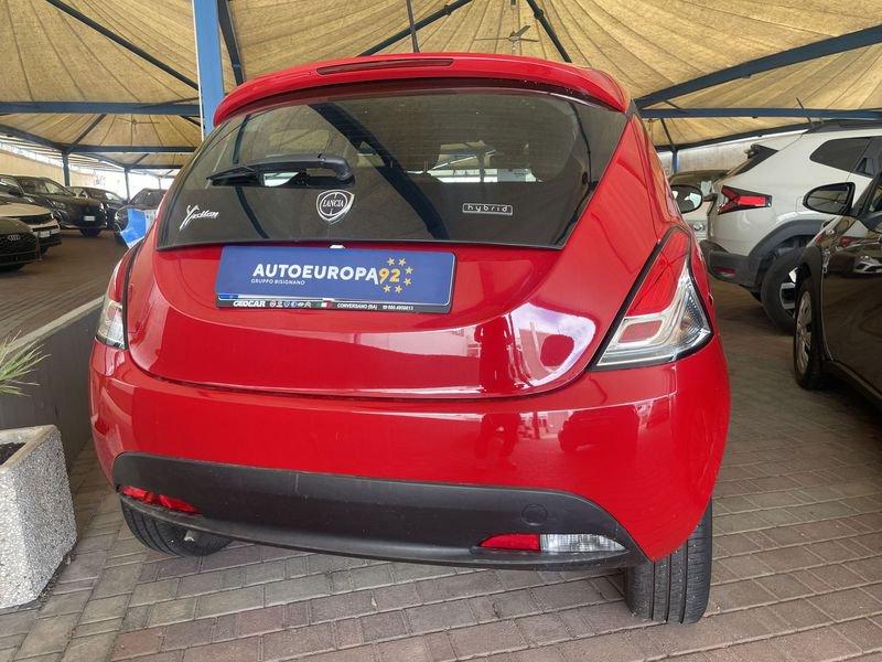 Lancia Ypsilon 1.0 FireFly 5 porte S&S Hybrid Silver