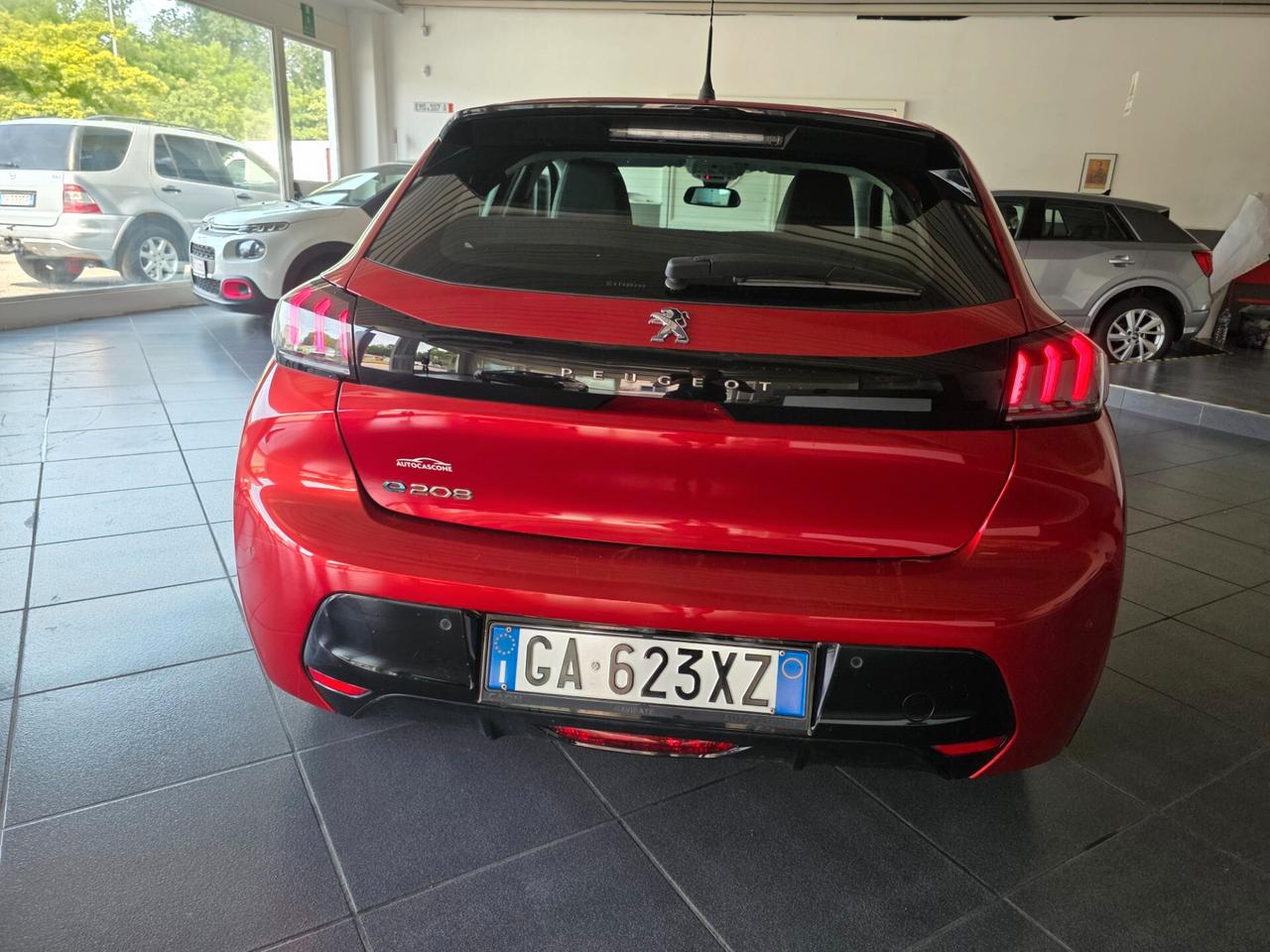 Peugeot 208 motore elettrico 136 CV 5 porte GT Pack