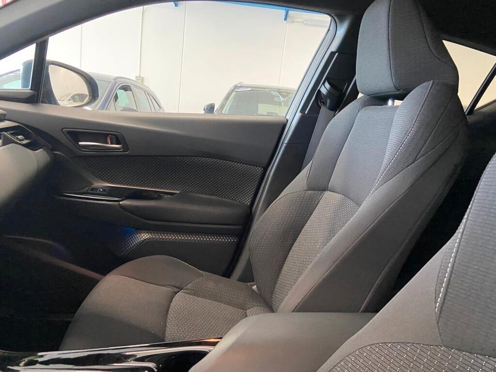 Toyota C-HR TREND 1.8 Hybrid E-CVT