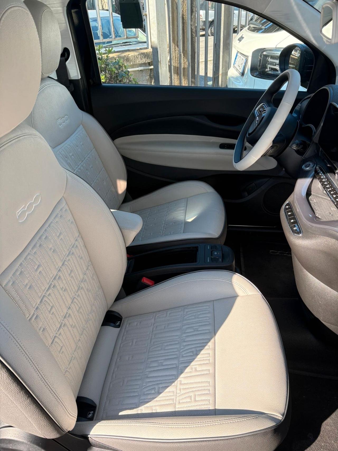 Fiat 500 500e Berlina 42 kWh La Prima