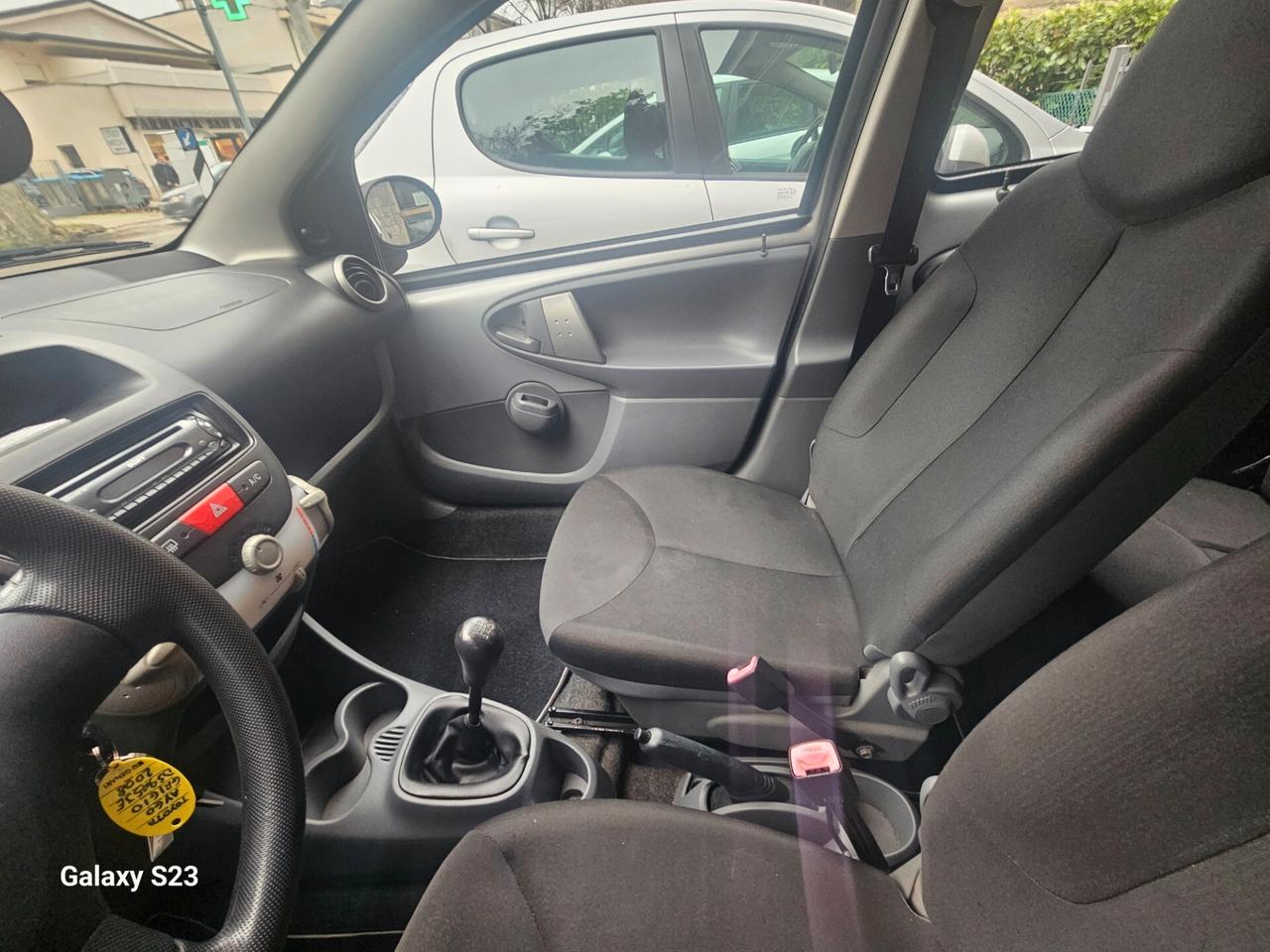 Toyota Aygo 1.0 12V VVT-i 5 porte Sol