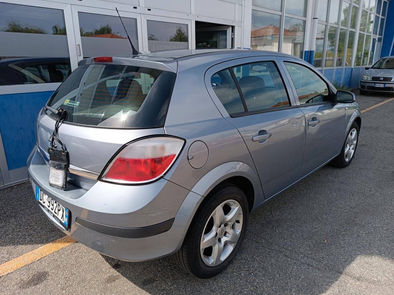 Opel Astra 1.4 16V Twinport 5 porte Enjoy
