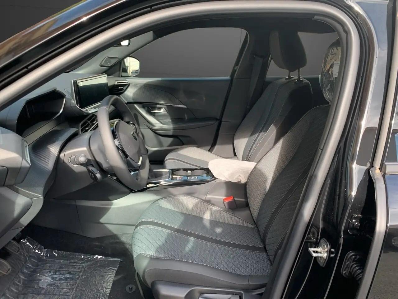 Peugeot 2008 PureTech 100 S&S Allure