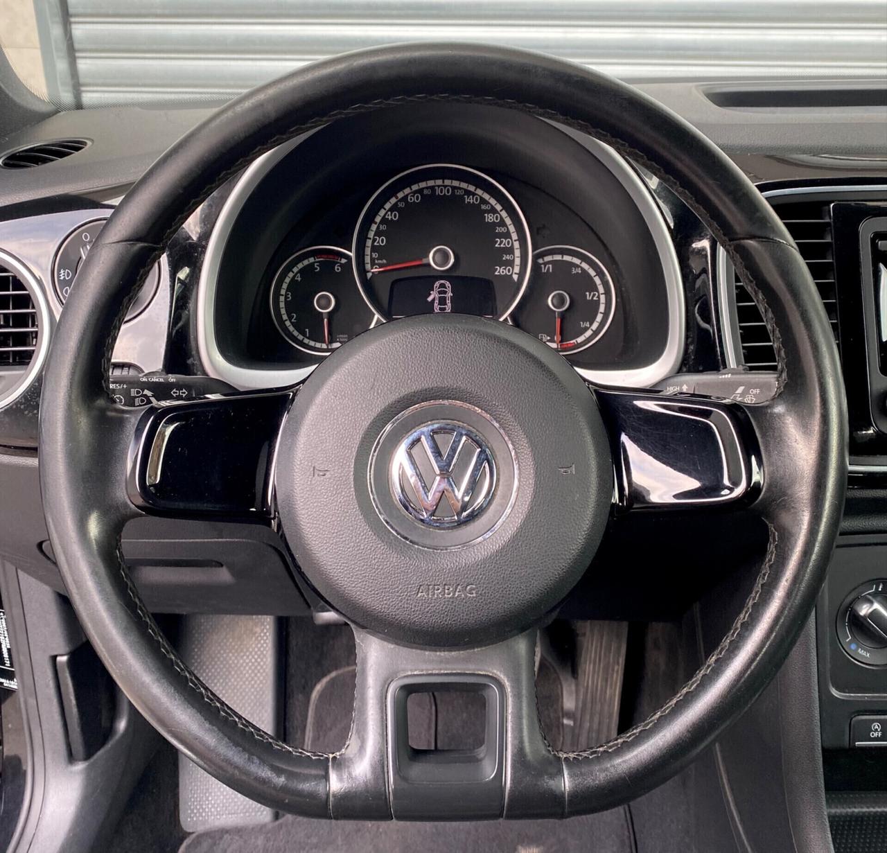 Volkswagen Maggiolino CABRIO 2.0 TDI 110cv Sport