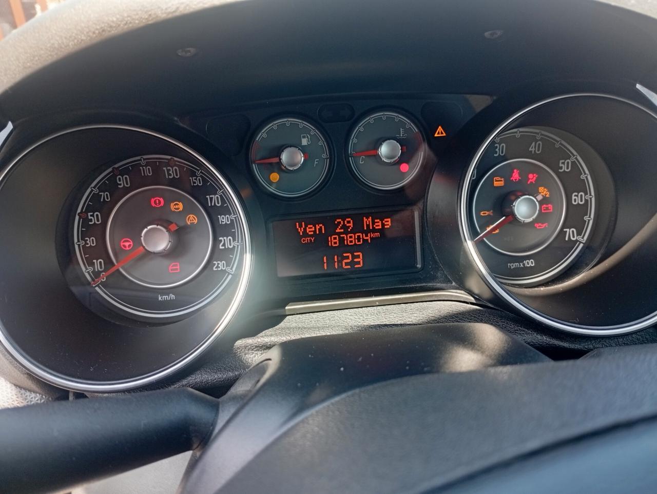 Fiat Punto 1.3 MJT II 75 CV 5 porte NEOPATENTATI OK
