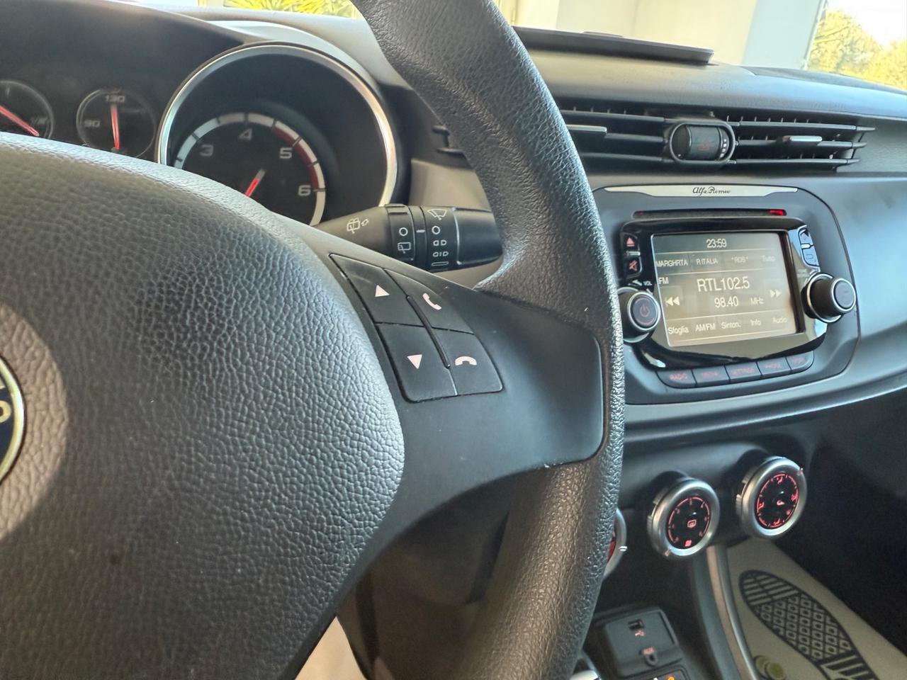 Alfa Romeo Giulietta 1.6JTDm Distinctive UNIPRO.2015