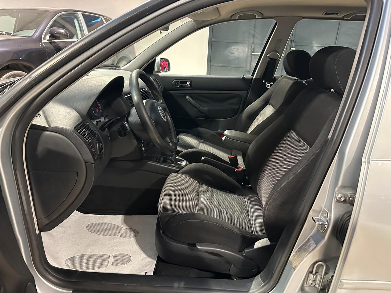 Volkswagen Golf 1.6 Variant Comfortline UNICOPROPRIETARIO