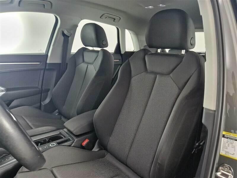 AUDI Q3 35 TDI S tronic Business Advanced