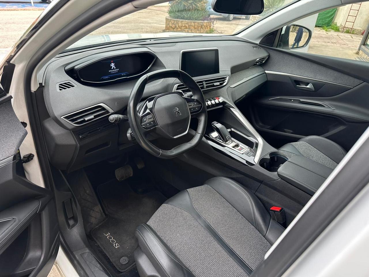 Peugeot 3008 BlueHDi 130cv Autom. 2019