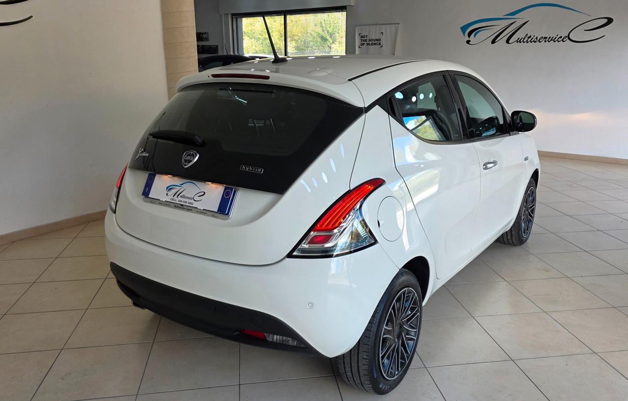 Lancia Ypsilon 1.0 FireFly 5 porte S&S Hybrid Gold