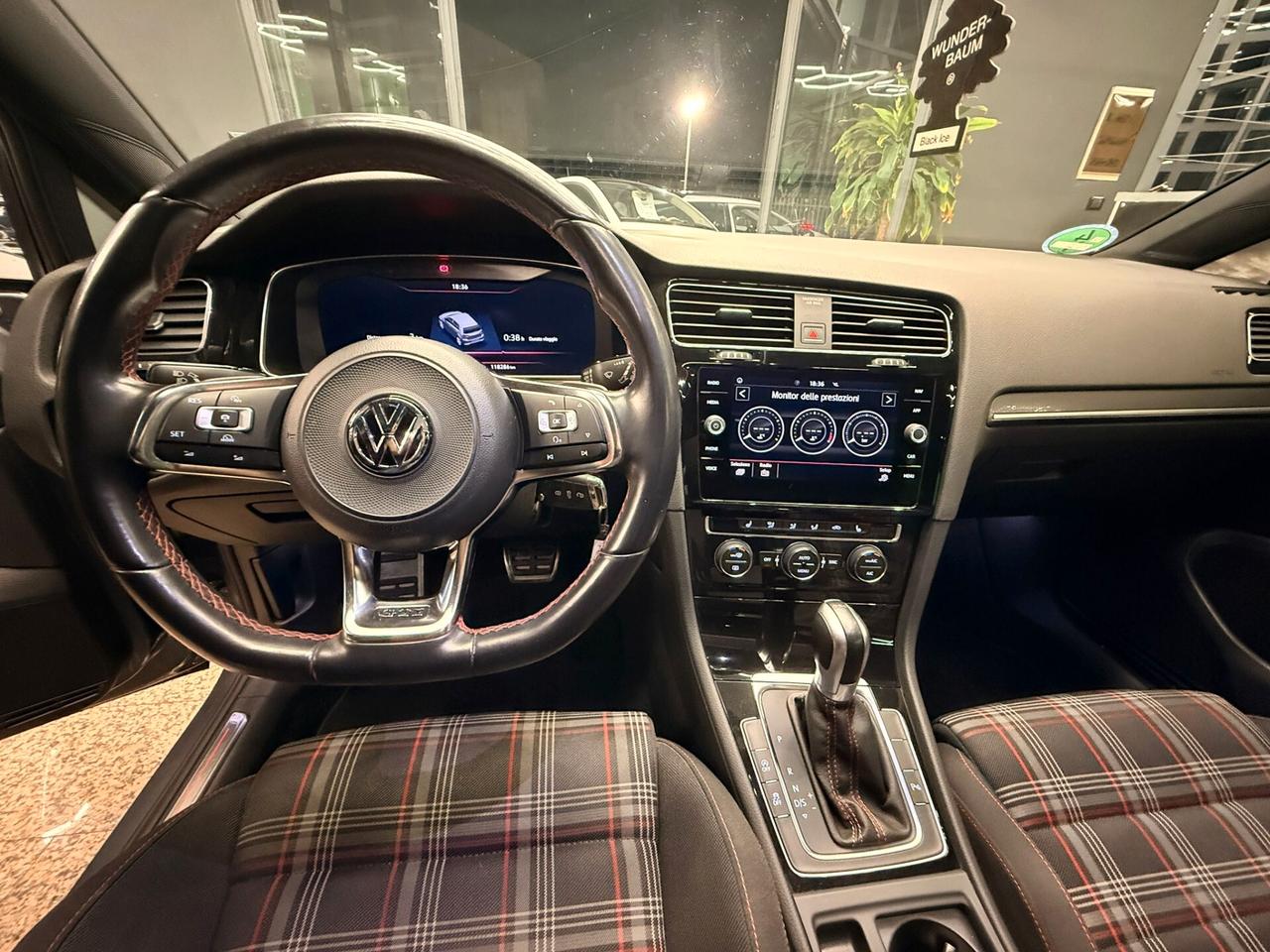 Volkswagen Golf GTI PERFORMANCE TSI 230CV DSG