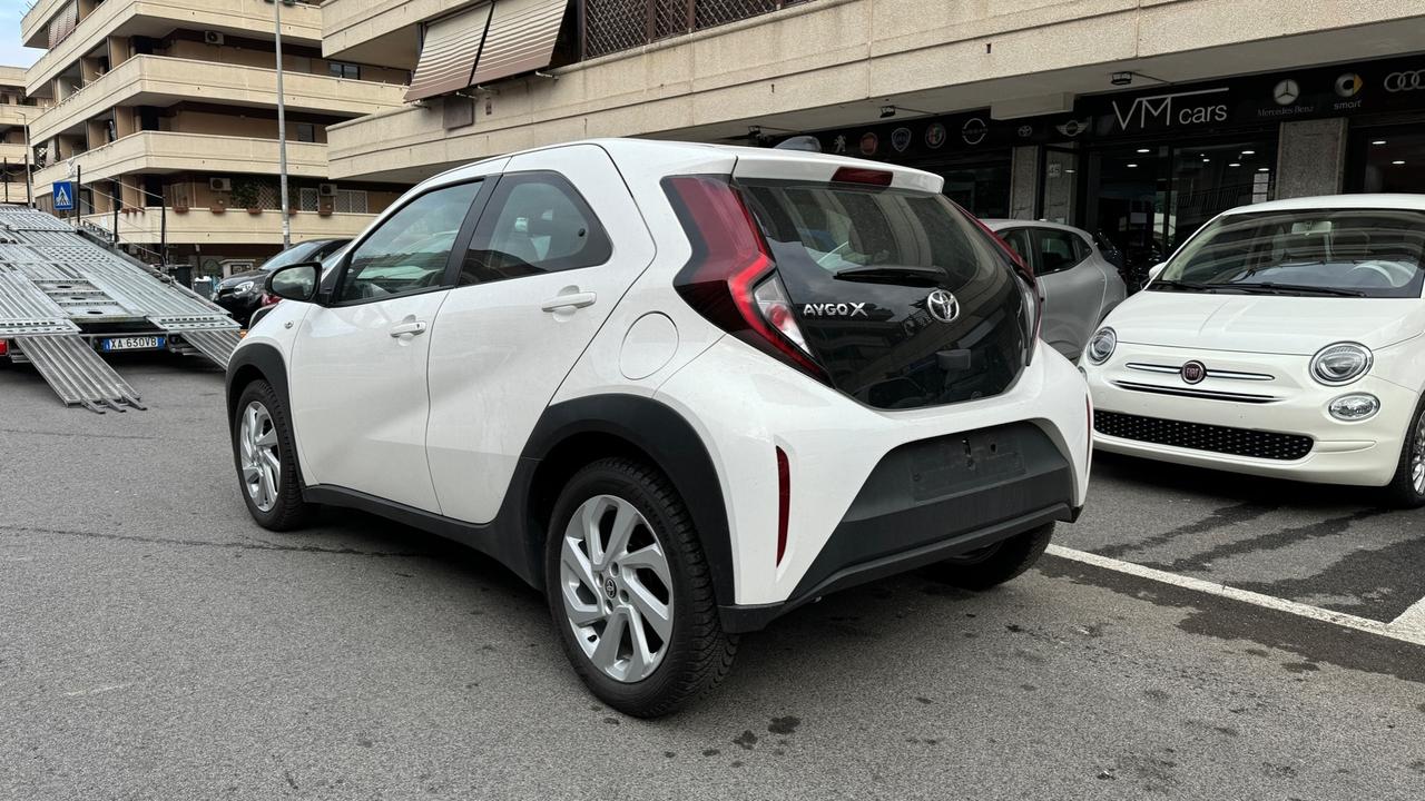 Toyota Aygo X 1.0 VVT-i 72 CV 5 porte Lounge Air S-CVT X PLAY NAVI KAMERA PDC BLUETOOTH CAR PLAY
