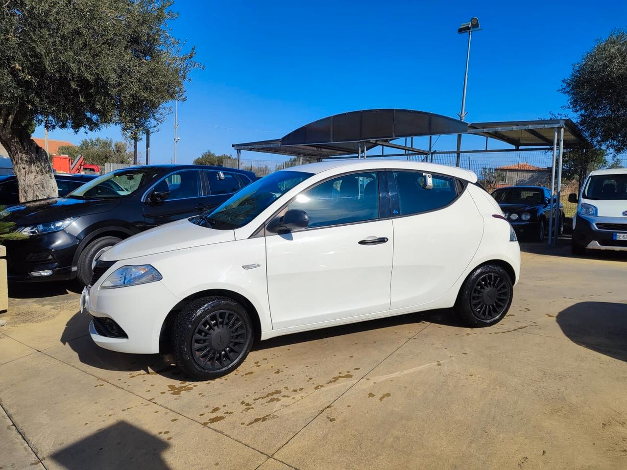 Lancia Ypsilon 1.2 69 CV 5 porte S&S Elefantino Blu