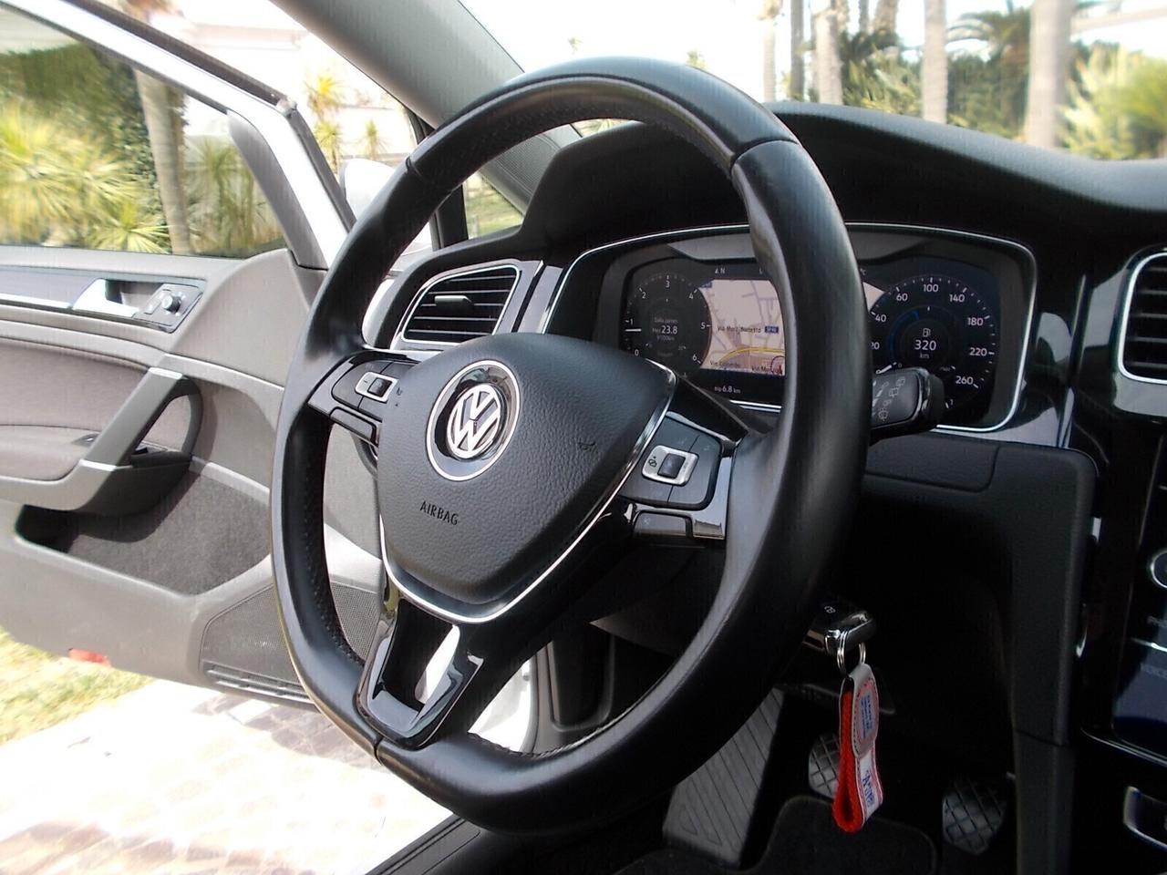 Volkswagen Golf 1.6 TDi VIRTUAL COCKPIT da VETRINA