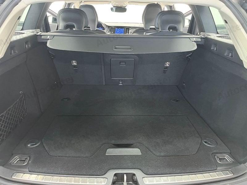 Volvo V60 B3 (bz) 163CV AUT CORE **AUTOCARRO N1**